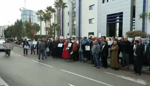 مهني سيارة التعليم في وقفة إحتجاجية بدرب غلف وهذاهو السبب …
