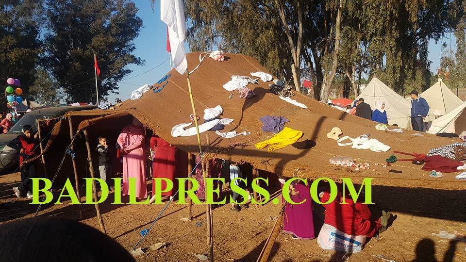 خطير مايقع  بضواحي المحمدية.. نساء ترمي ملابسها الداخلية فوق خيمة قديمة مقابل العلاج من الأمراض