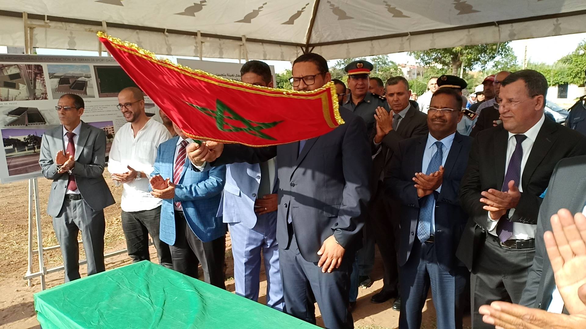 عامل عمالة المحمدية يعطي انطلاقة اشغال ملاعب رياضية بعين حرودة بمناسبة ذكرى عيد العرش المجيد