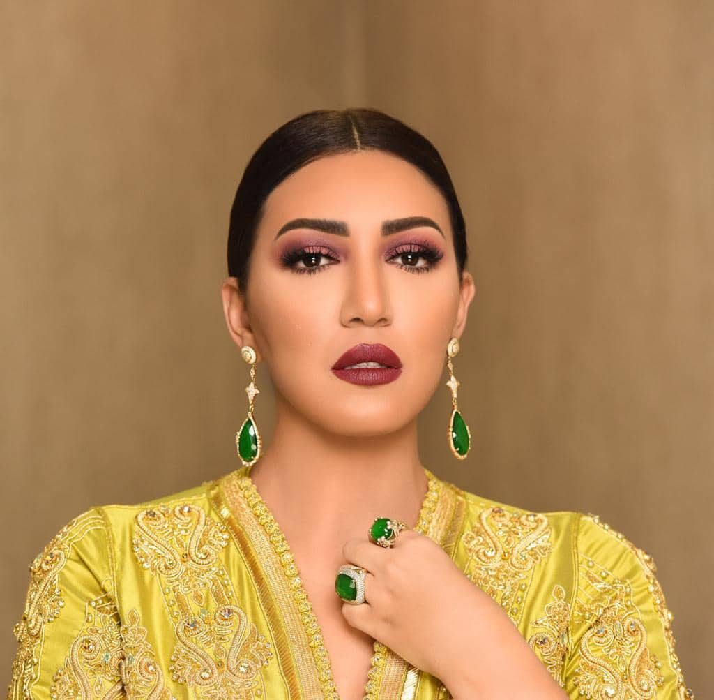بالصور.. أسماء المنور تتألق بالقفطان المغربي في أضخم برنامج بأبوظبي