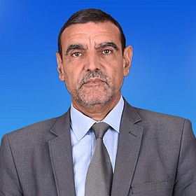 د. محمد الفايد يجر ناشطا حقوقيا إلى القضاء