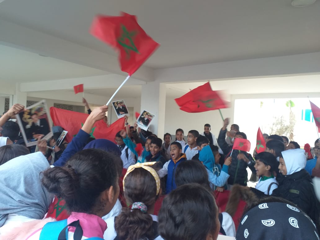 تلاميذ وأطر الثانوية الاعدادية حليمة السعدية بالمحمدية  يخلدون ذكرى 46 للمسيرة الخضراء المظفرة