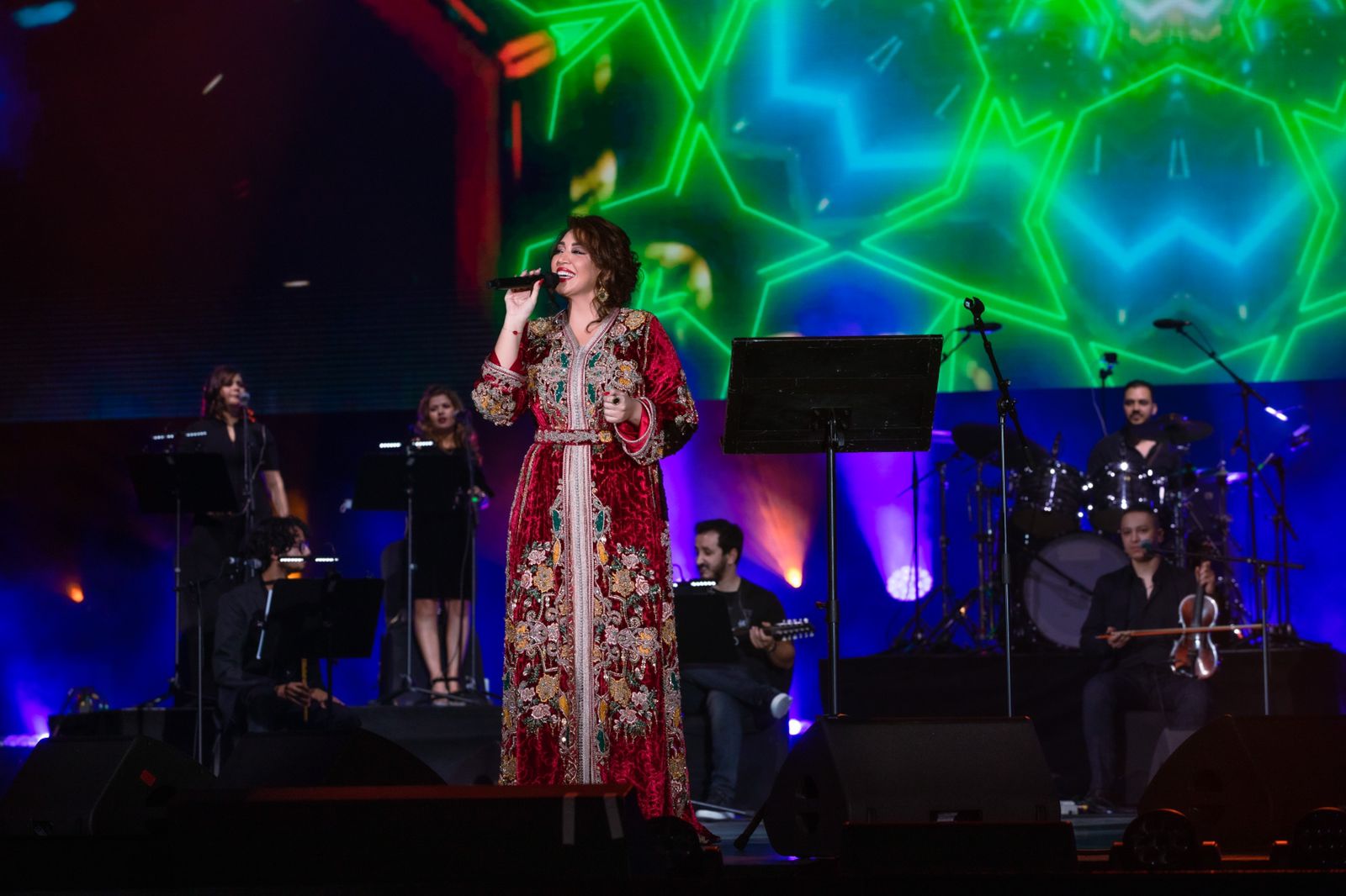 دولة الإمارات.. أسما لمنور تظفر بشرف تمثيل المغرب في expo2020 dubai حيث كان أخنوش حاضرا