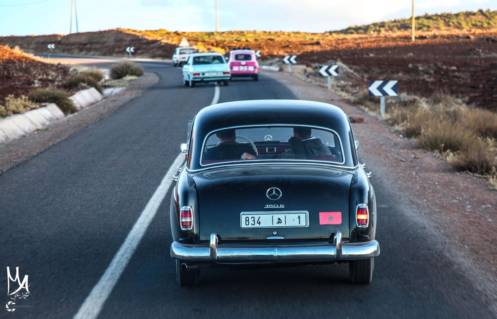 جامعة السيارات العتيقة تنظم اللحاق التضامني مع ساكنة ايت بوكماز