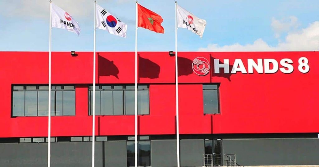 تقوم الشركة الكورية HANDS 8 بتجنيد العديد من الملفات الشخصية