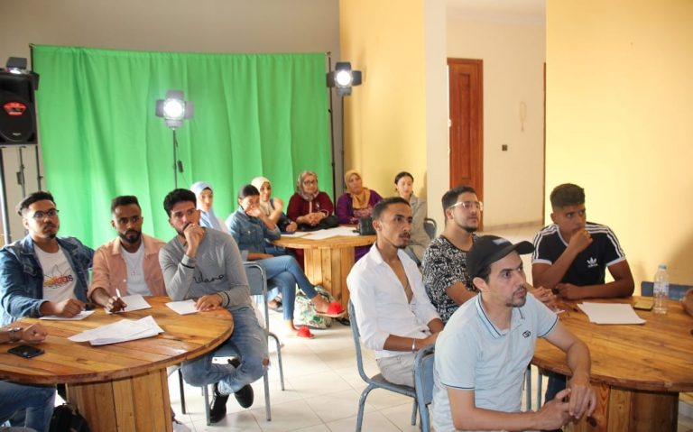 تنظيم دورة تكوينية حول أسس و تقنيات التصوير الفوتوغرافي بعين حرودة