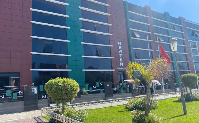 فرحة وتفوق في مدارس نيوتن الدولية بالمحمدية: نتائج باهرة لتلاميد  البكالوريا 2023-2024