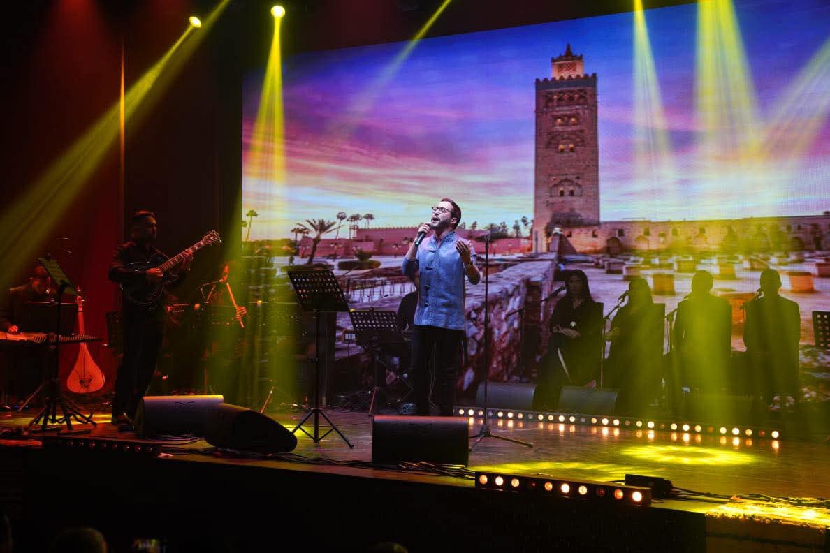 الفنان المغربي ياسين لشهب يضيء حفل افتتاح “مراكش عاصمة شباب العالم الإسلامي 2025” بعرض موسيقي استثنائي