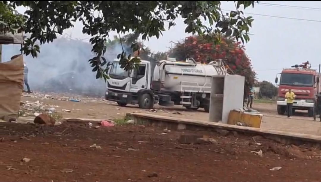 حريق نفايات يثير غضب سكان عين حرودة ويكشف ثغرات في تدبير النفايات