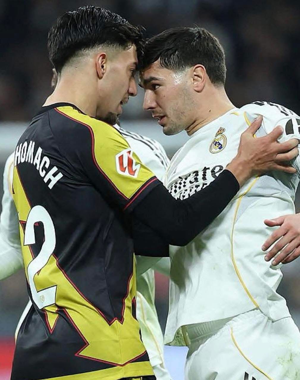 تصريح منسوب لأخوماش بعد مشادة دياز يشعل الجدل