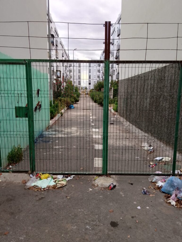 إقامة جنان الزيتون ببني يخلف… بين اختلالات ميدانية وأسئلة حول تفعيل القانون