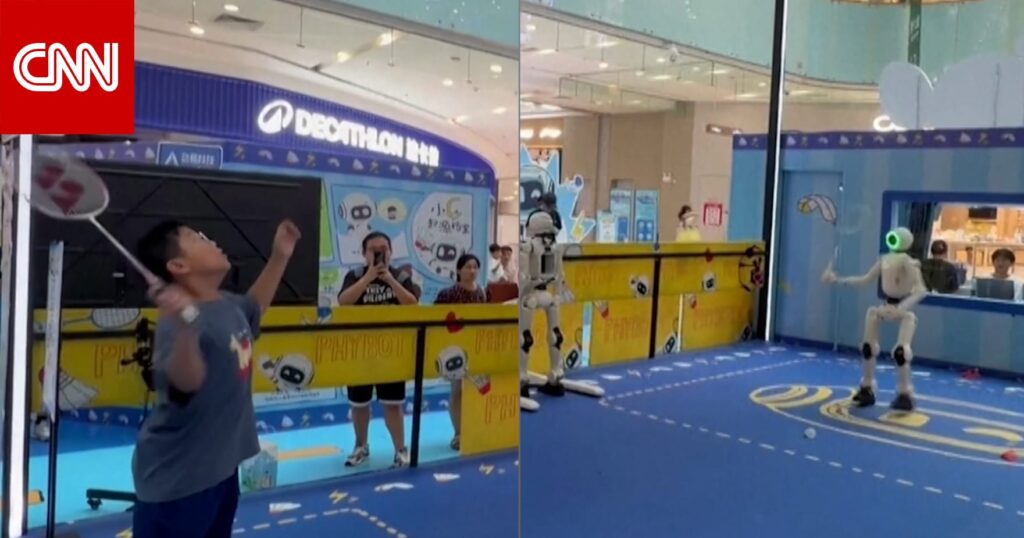 روبوت PHYBOT C2 يتحدى لاعبي الريشة الطائرة في الصين