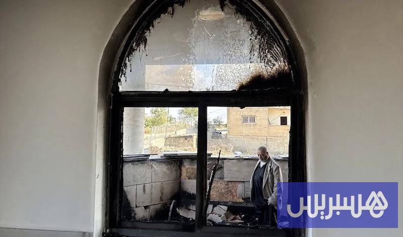 إحراق مسجدين في الضفة الغربية على يد مستوطنين