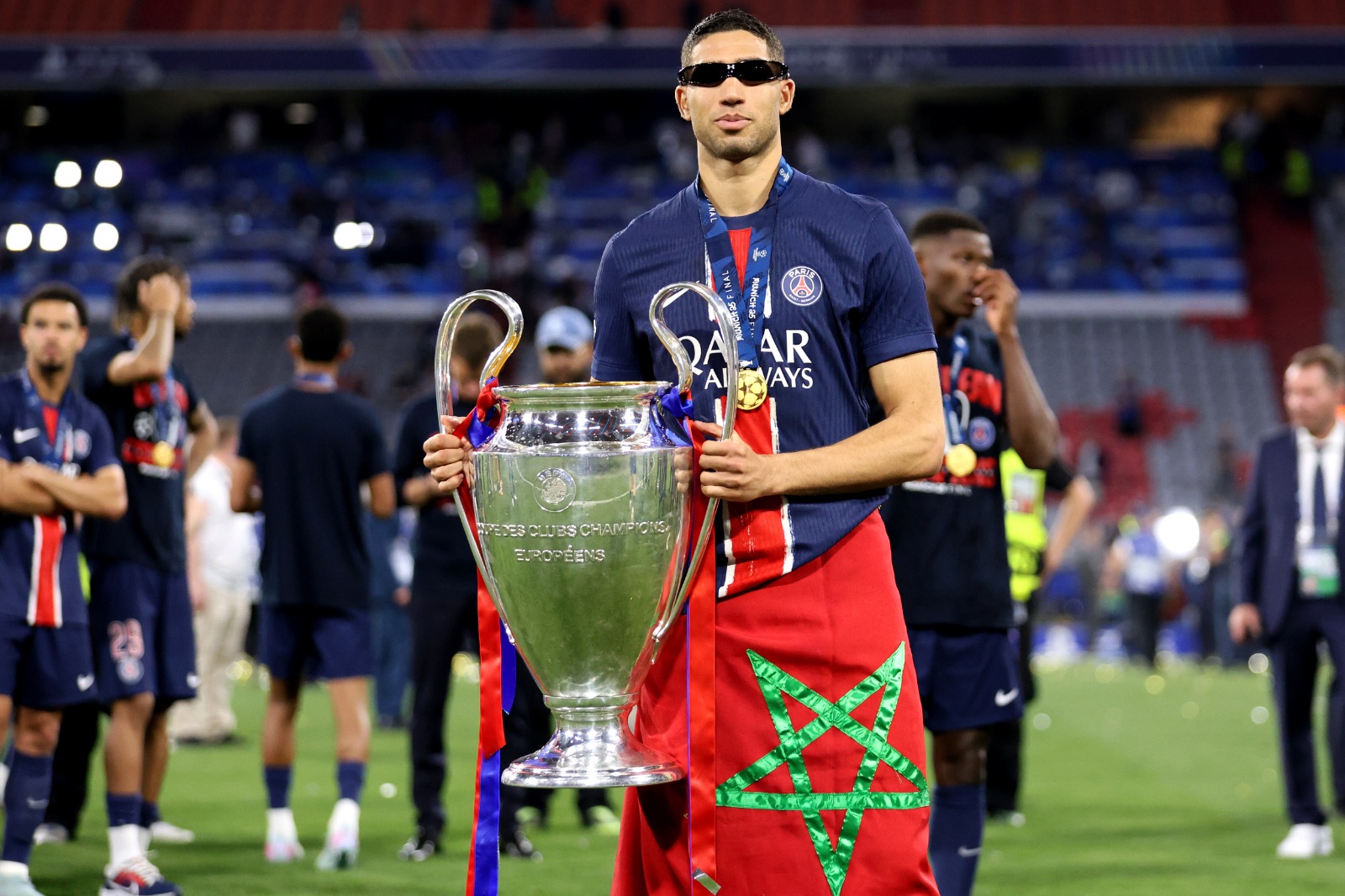 أشرف حكيمي يحتفل بهدفه مع باريس سان جيرمان في مونديال 2026
